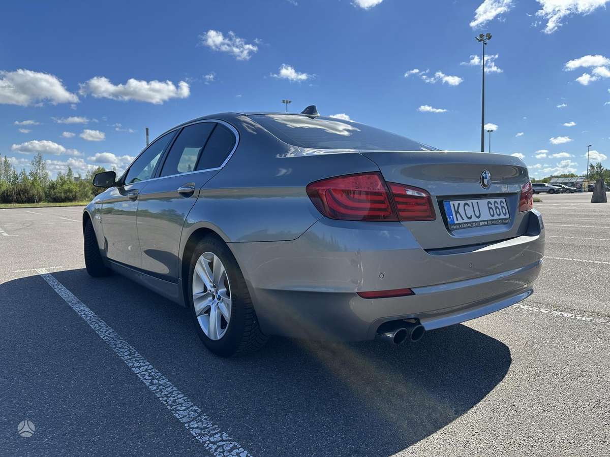 BMW 528, 2.0 l., Седан