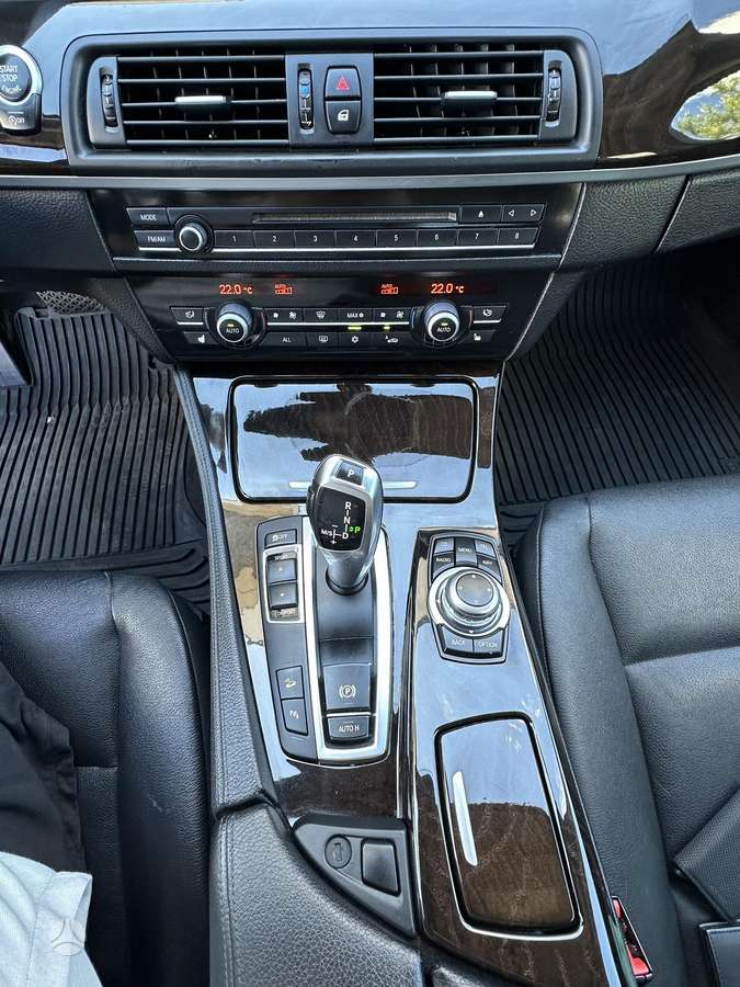 BMW 528, 2.0 l., Седан