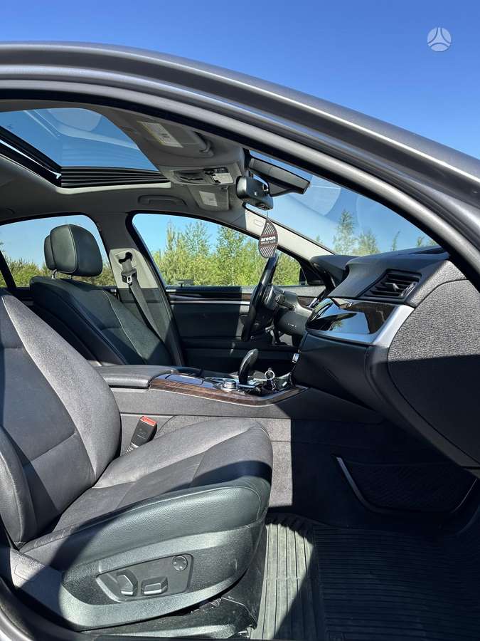 BMW 528, 2.0 l., Седан