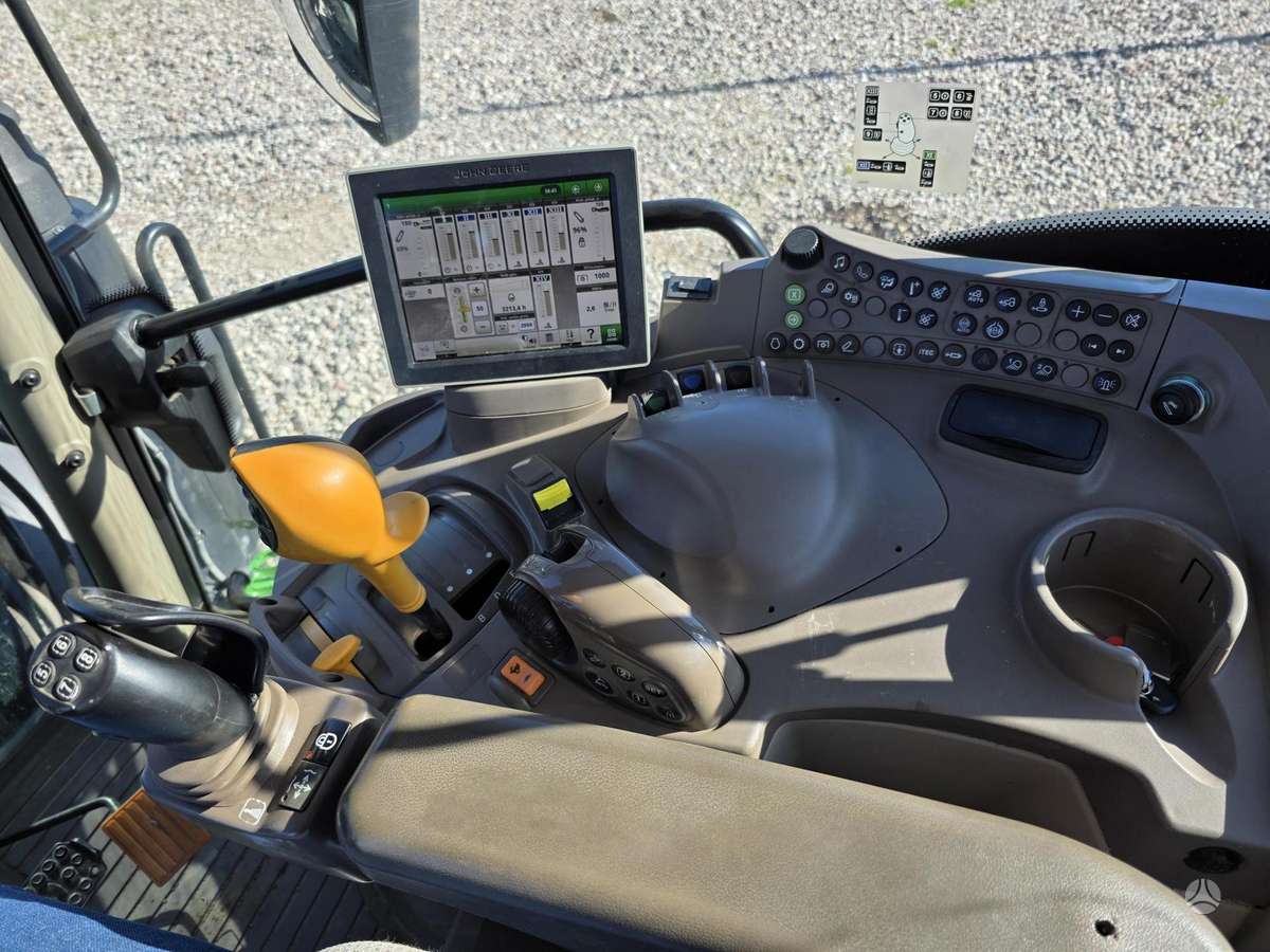 John Deere 6130R, traktoriai
