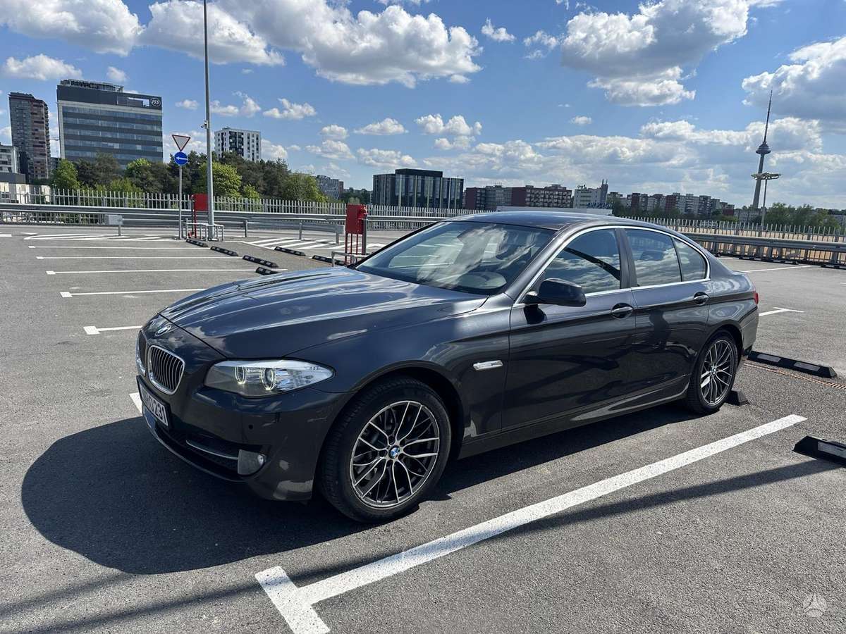 BMW 525, 2.0 l., Седан