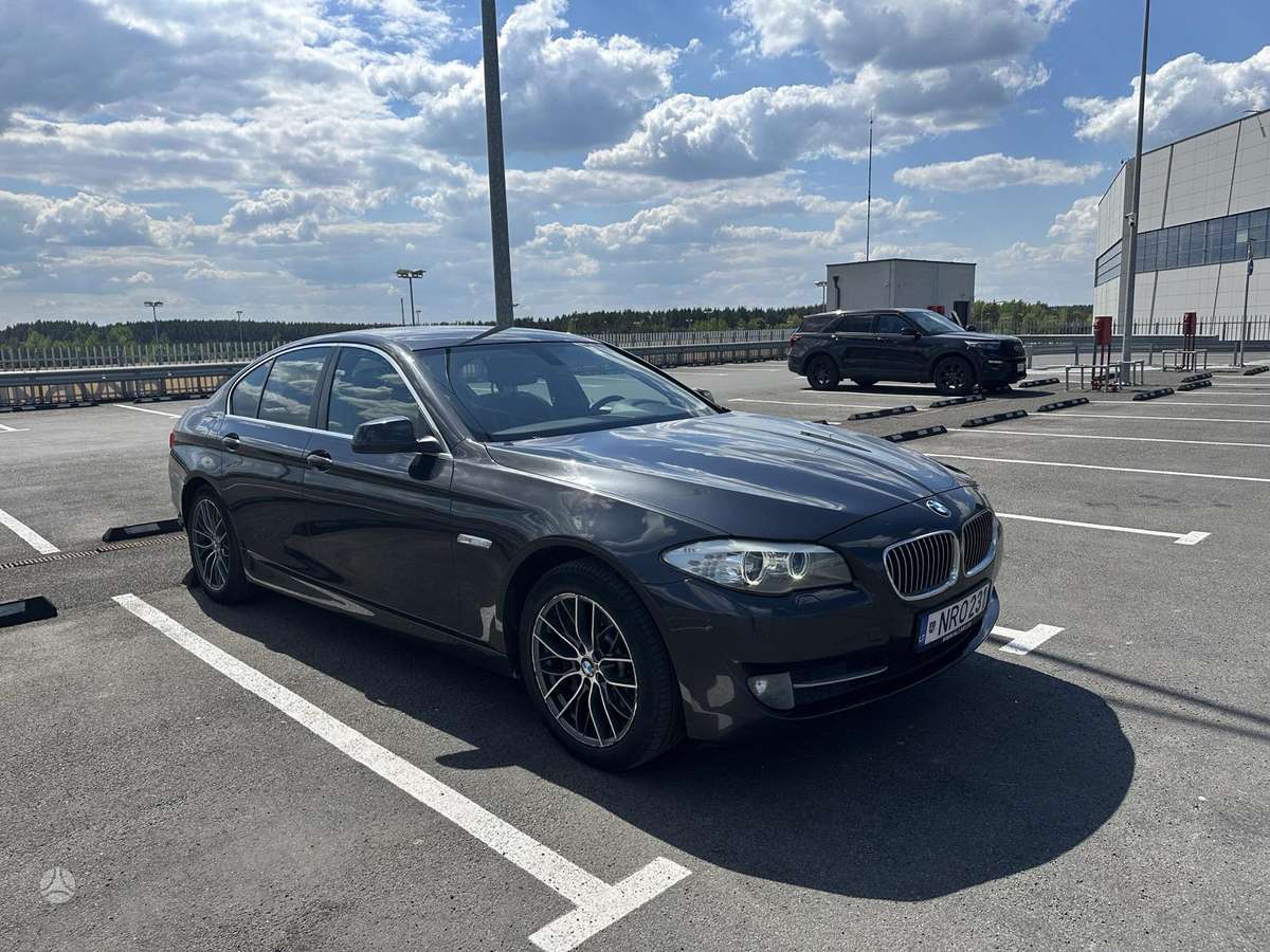 BMW 525, 2.0 l., Седан