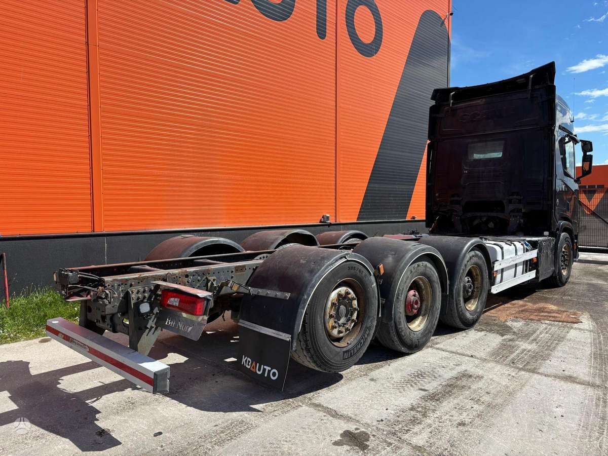 Scania R 650 8x4*4, шасси