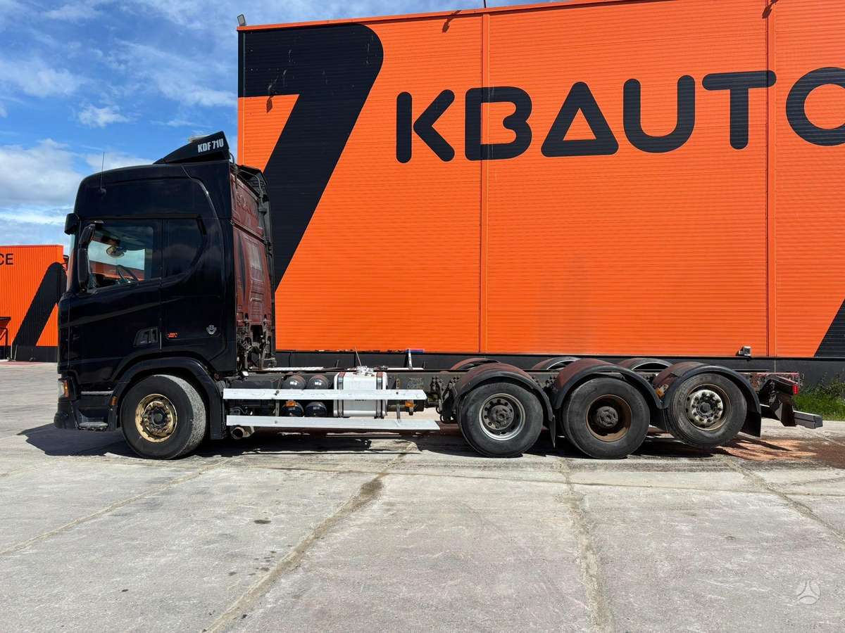 Scania R 650 8x4*4, шасси
