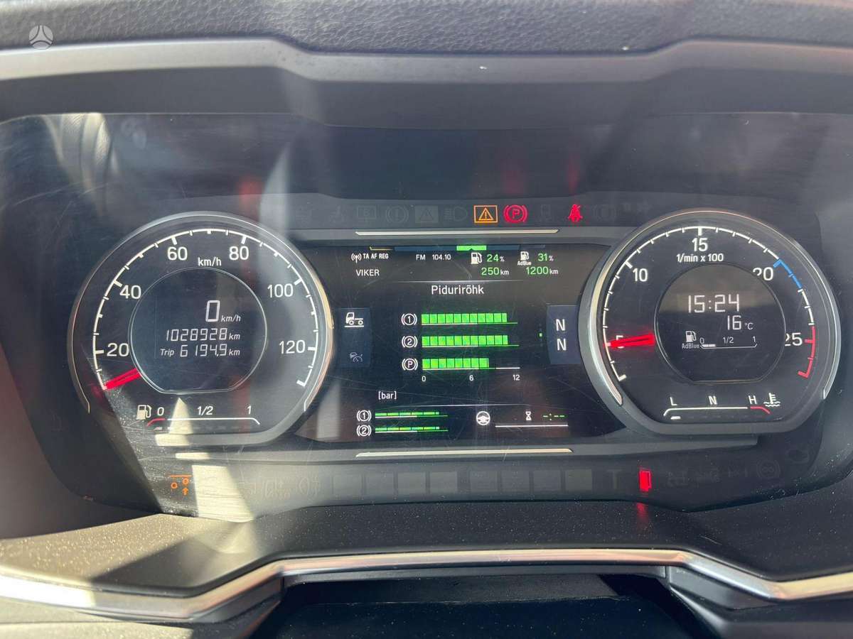 Scania R 650 8x4*4, шасси