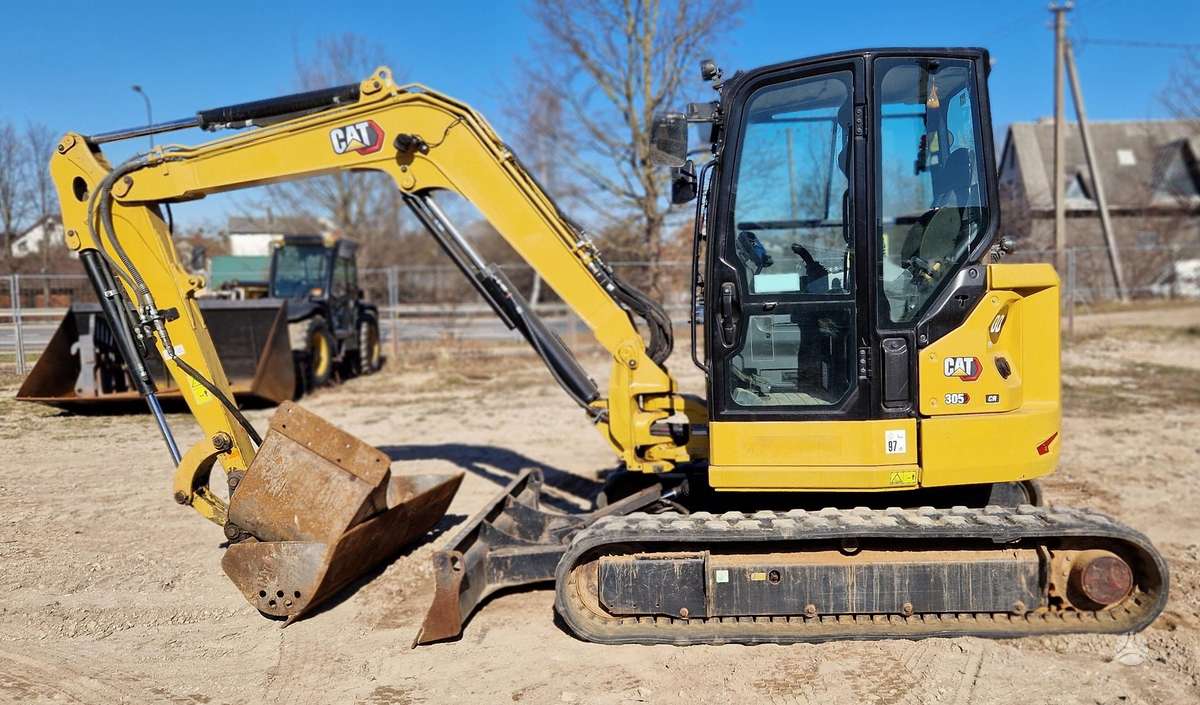 Caterpillar 305, mini excavator