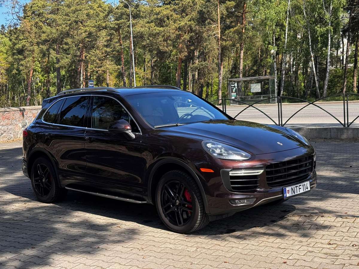 Porsche Cayenne - 2