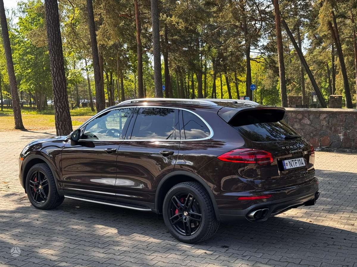 Porsche Cayenne - 5