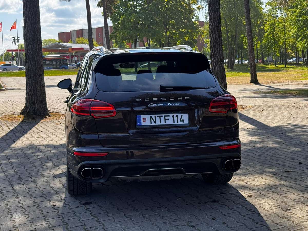 Porsche Cayenne - 6