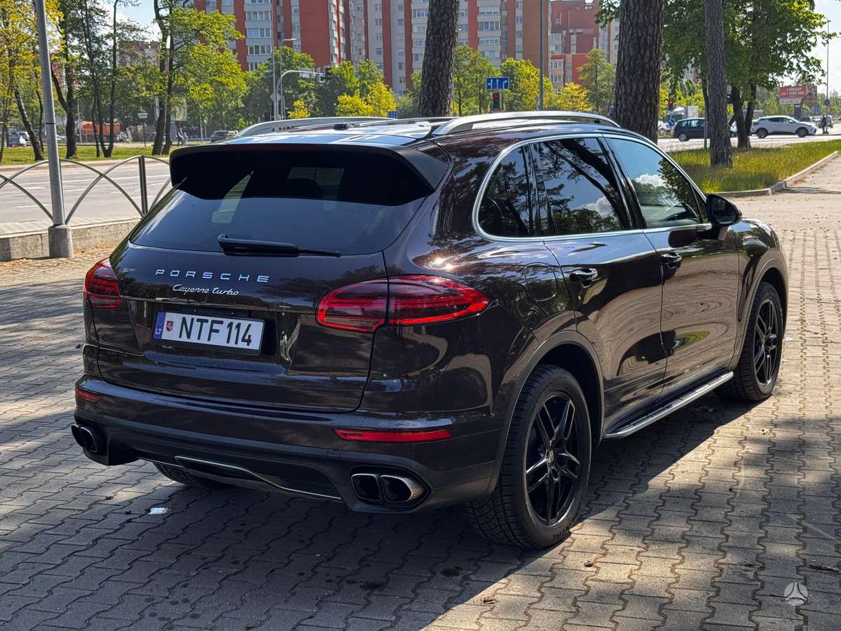 Porsche Cayenne - 7
