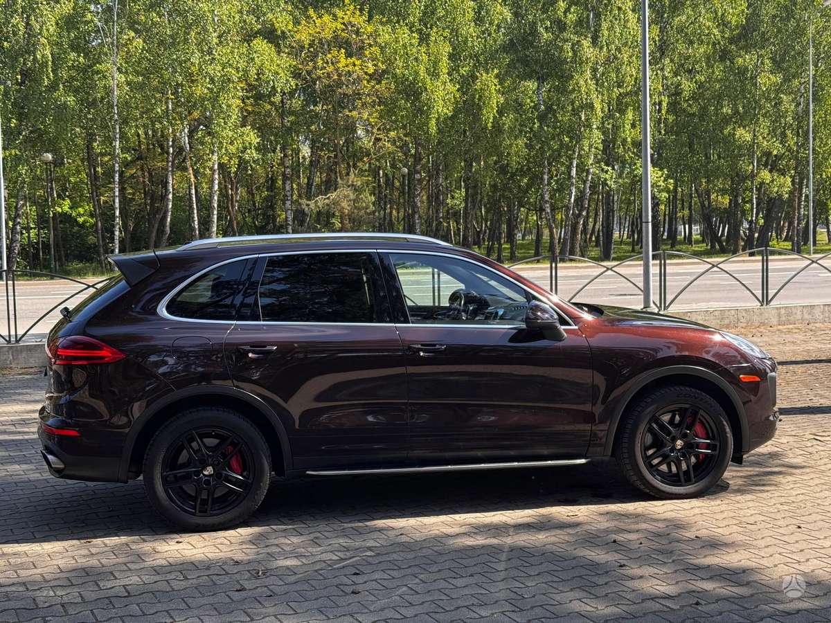 Porsche Cayenne - 8