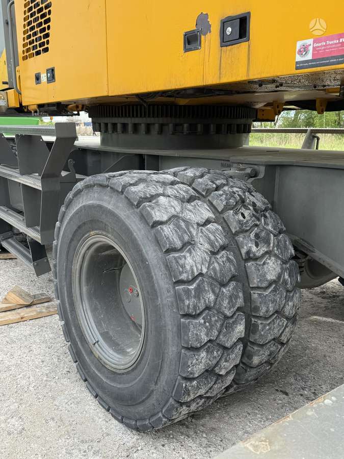 Sennebogen 683, kranai