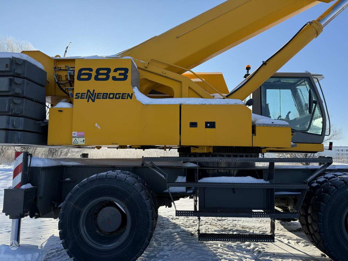 Sennebogen 683, crane