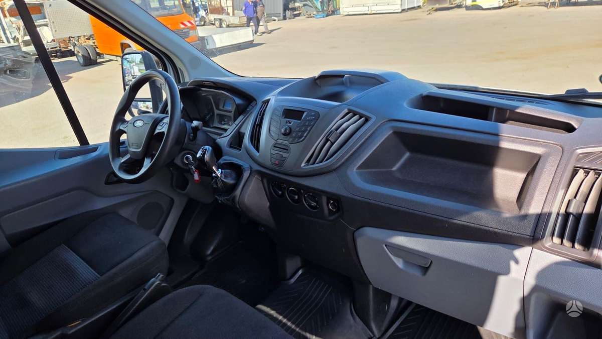 Ford Transit, box trucks / box vans