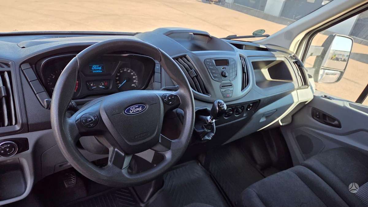 Ford Transit, box trucks / box vans