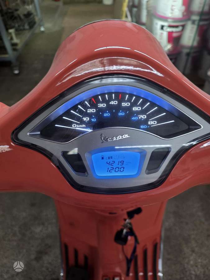 Piaggio Vespa 278cc, мотороллеры / мопеды