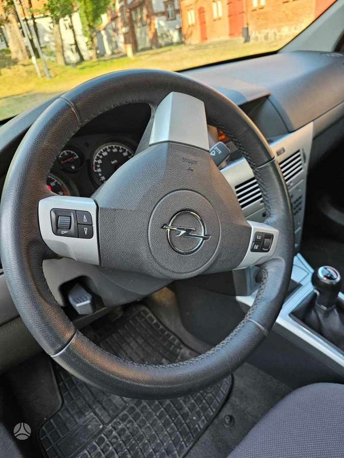 Opel Astra, 1.6 l., hatchback