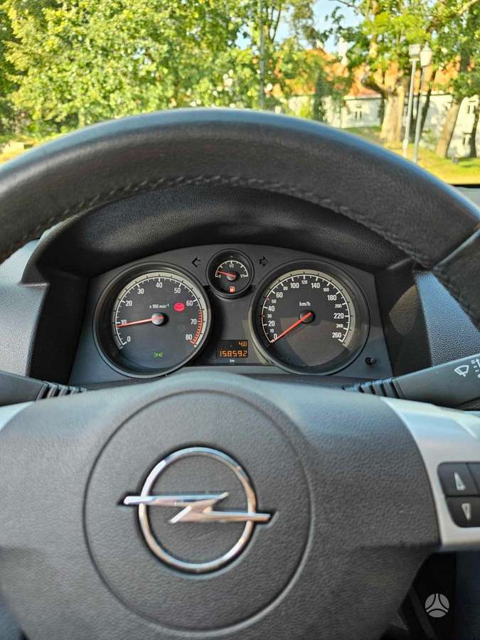 Opel Astra, 1.6 l., hatchback