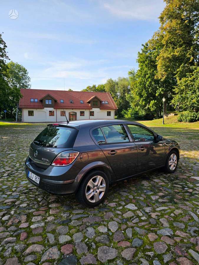 Opel Astra, 1.6 l., hatchback