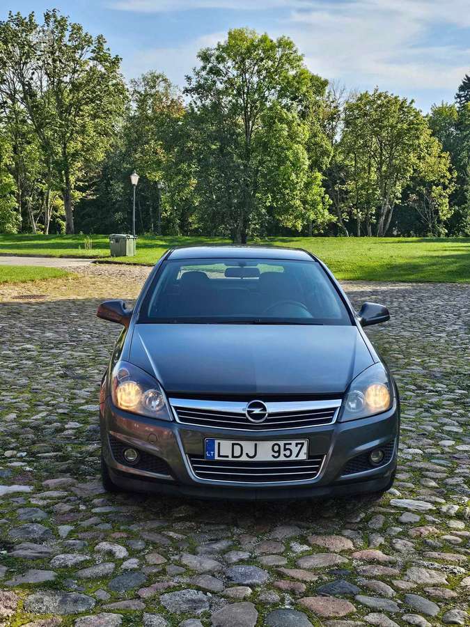 Opel Astra, 1.6 l., hatchback