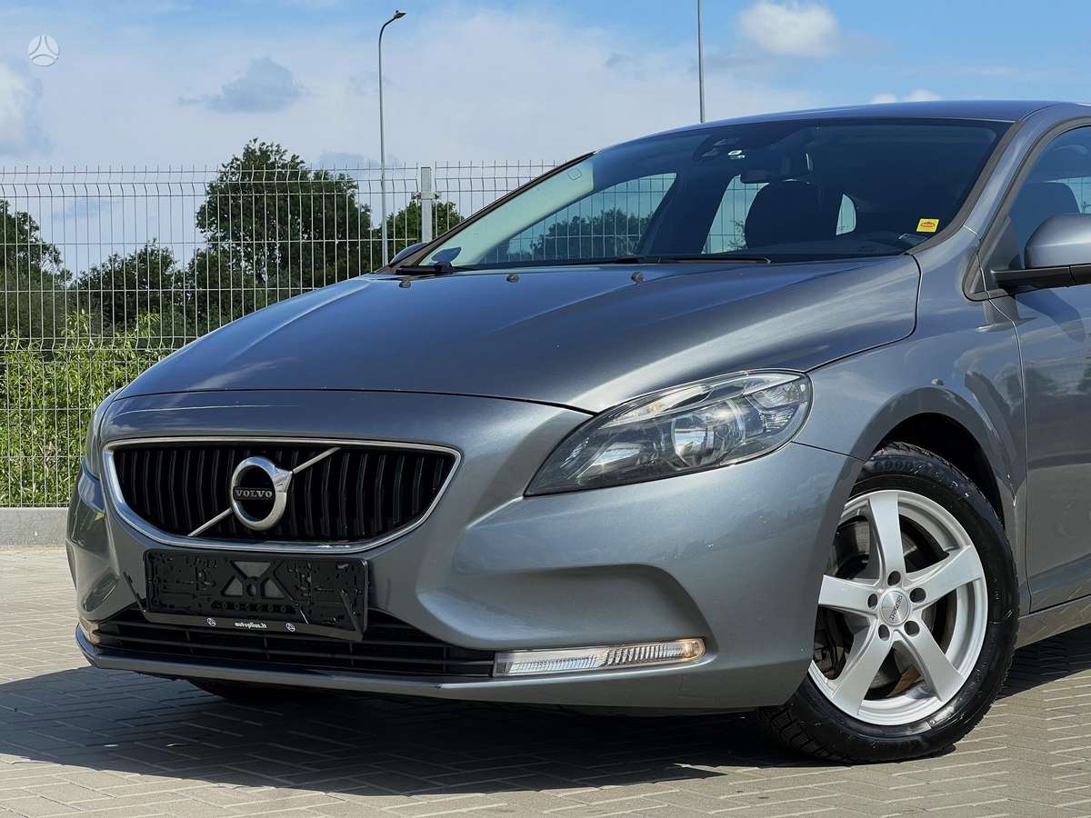 Volvo V40, 2.0 l., hatchback