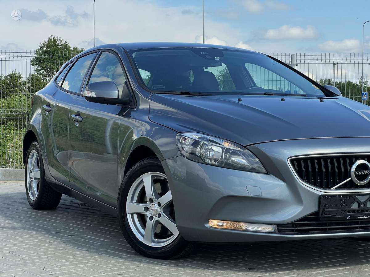 Volvo V40, 2.0 l., hatchback