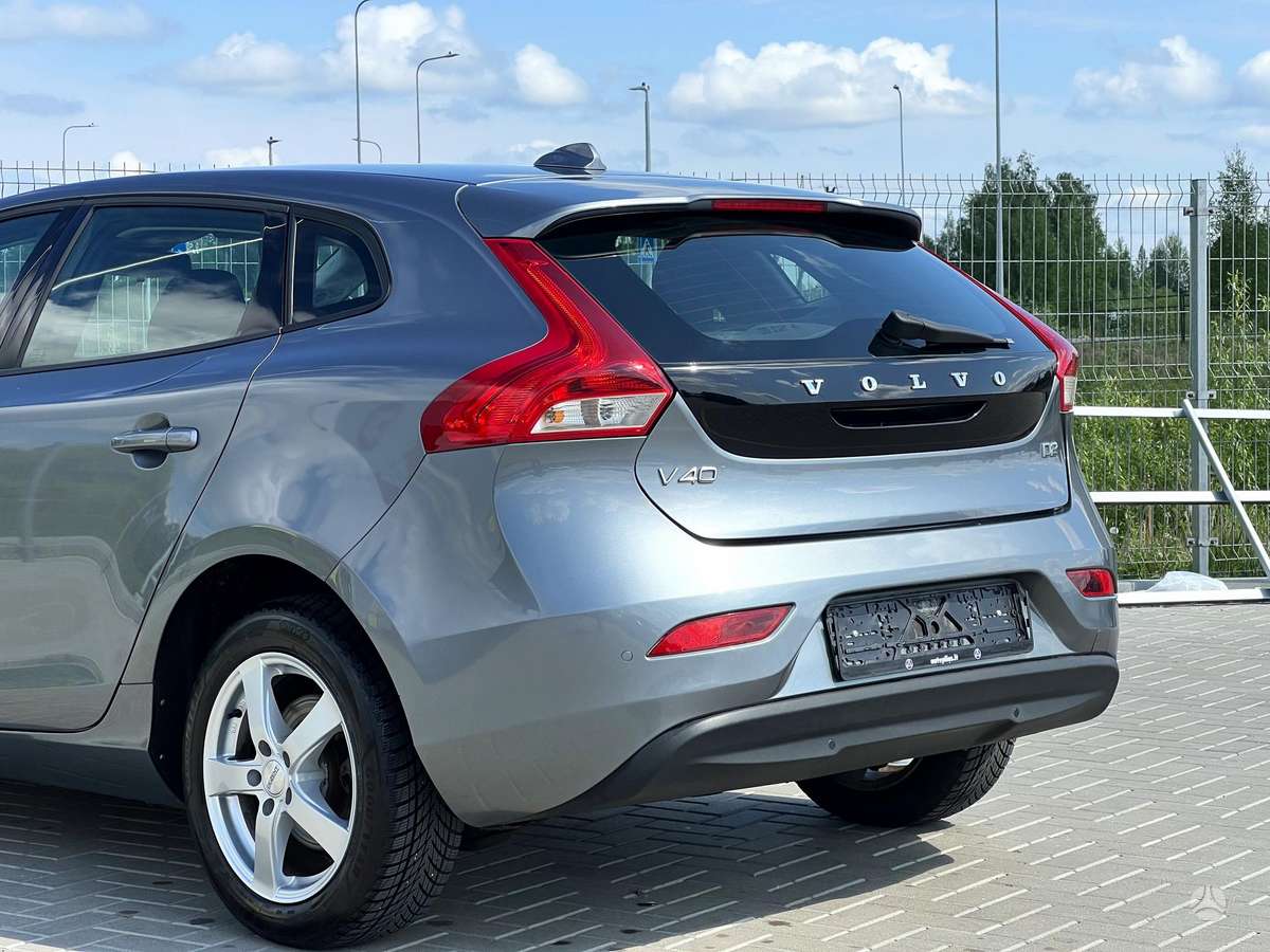Volvo V40, 2.0 l., hatchback