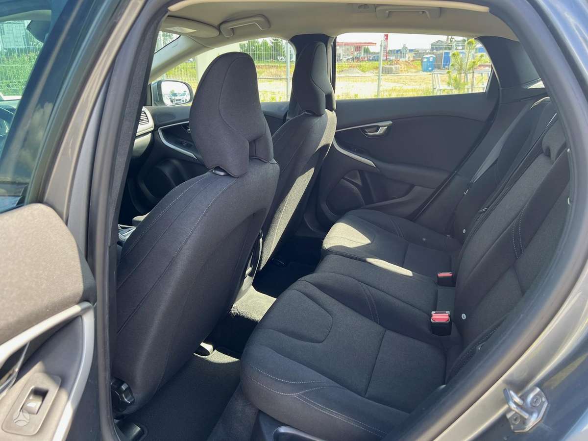 Volvo V40, 2.0 l., hatchback