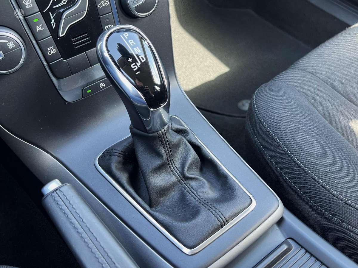 Volvo V40, 2.0 l., Хэтчбек