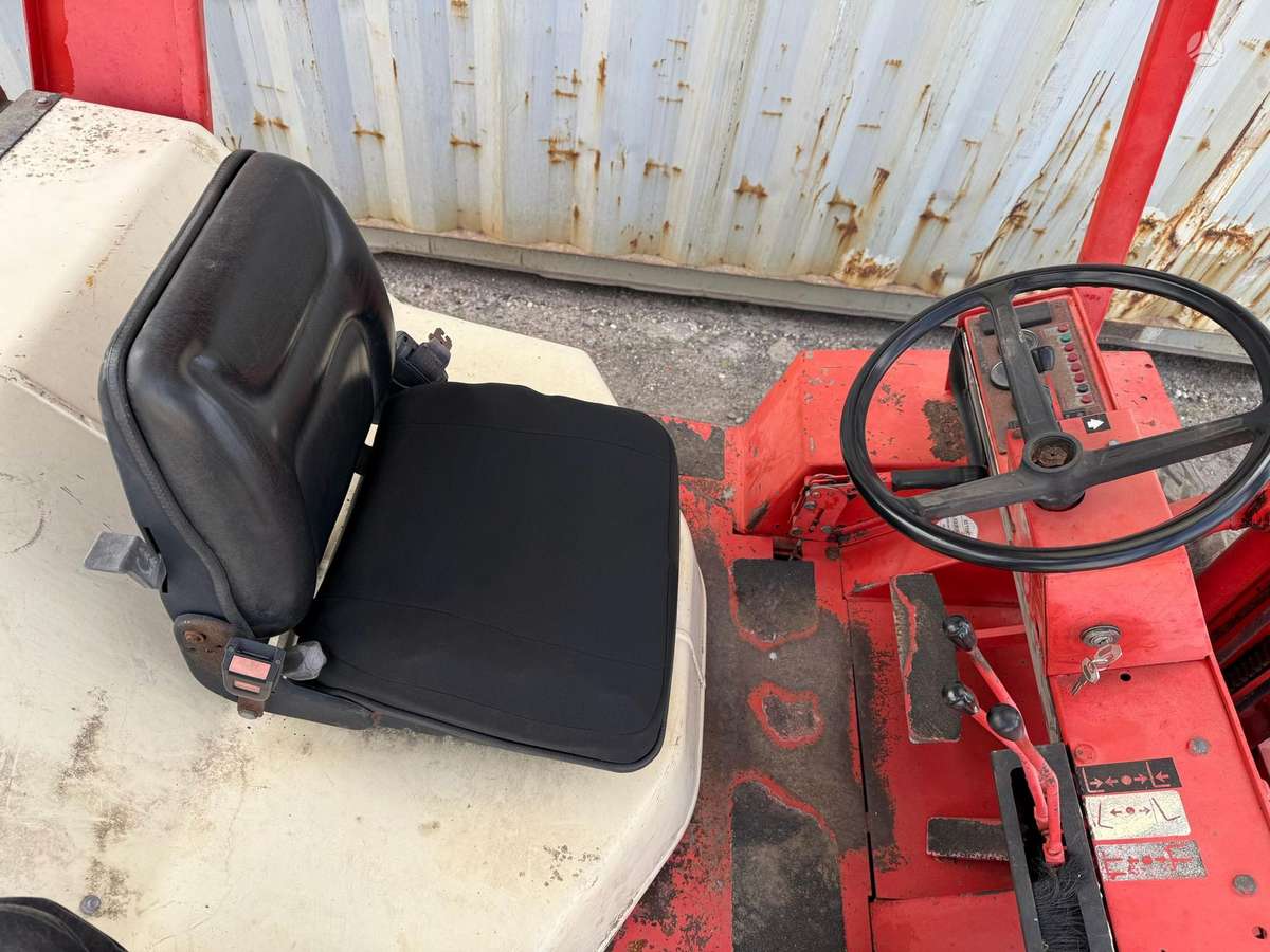 Manitou MCE25H, вилочные погрузчики