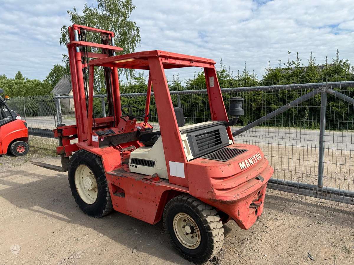 Manitou MCE25H, вилочные погрузчики