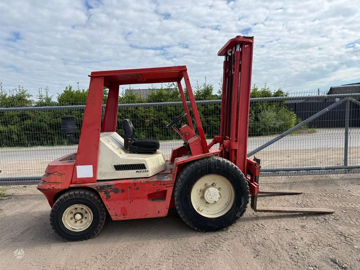 Manitou MCE25H, forklifts