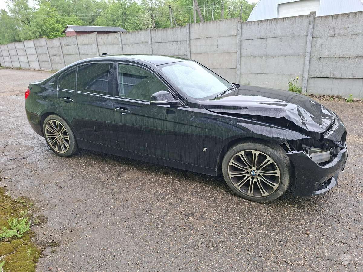 BMW 330 330e 185kw dalimis
