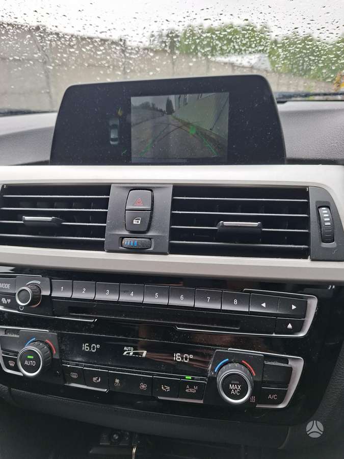 BMW 330 330e 185kw dalimis