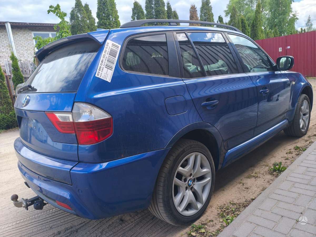 BMW X3 dalimis