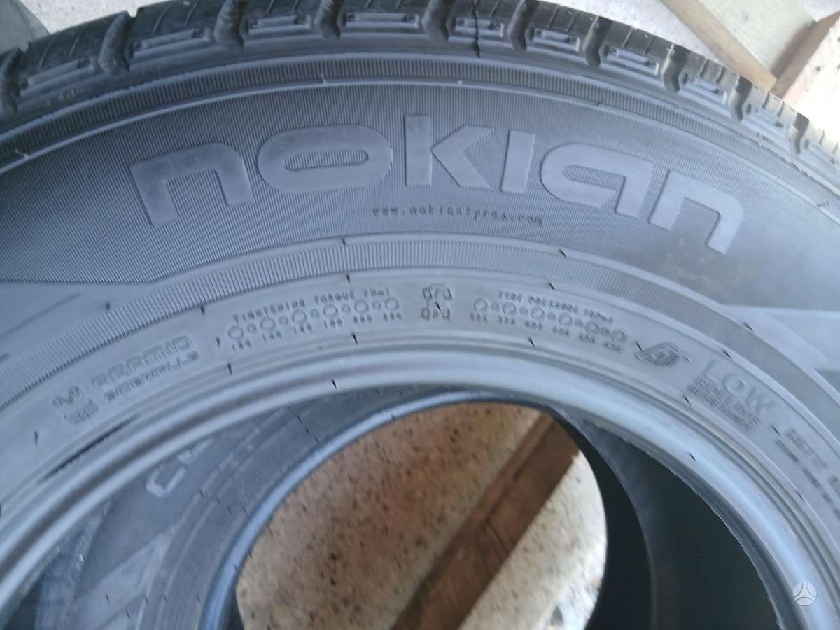 Nokian, vasarinės 215/70 R15