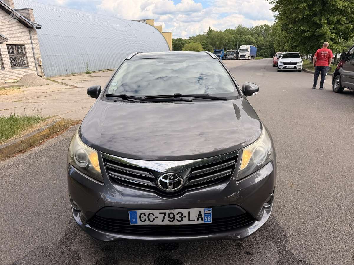 Toyota Avensis, 2.0 l., universalas