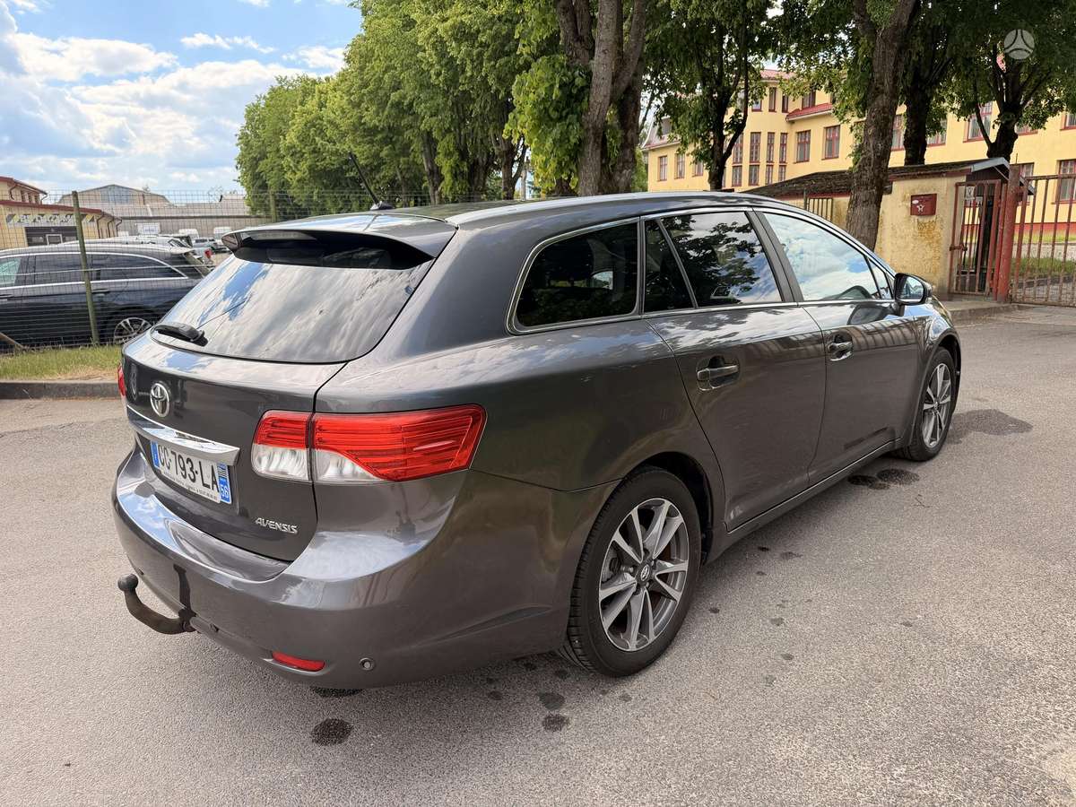 Toyota Avensis, 2.0 l., universalas