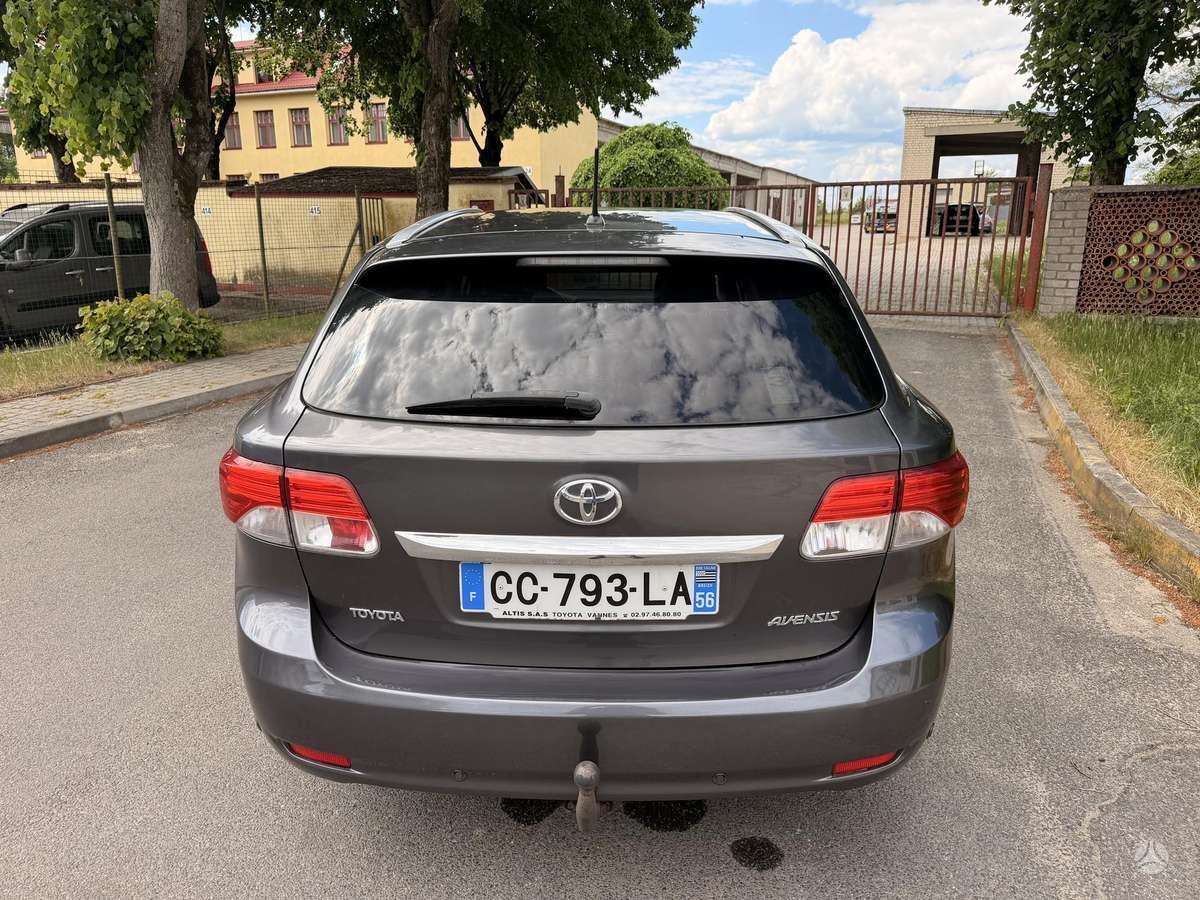 Toyota Avensis, 2.0 l., universalas