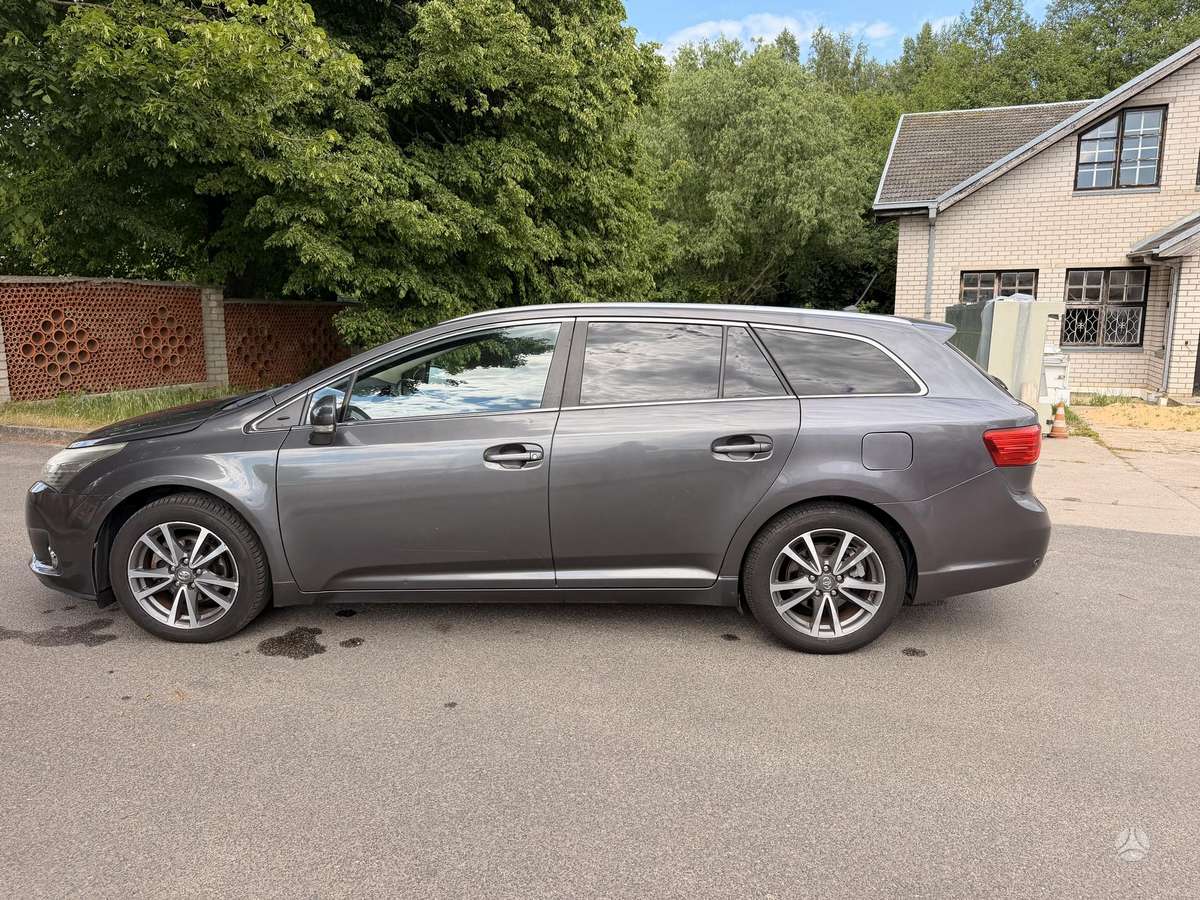 Toyota Avensis, 2.0 l., universalas