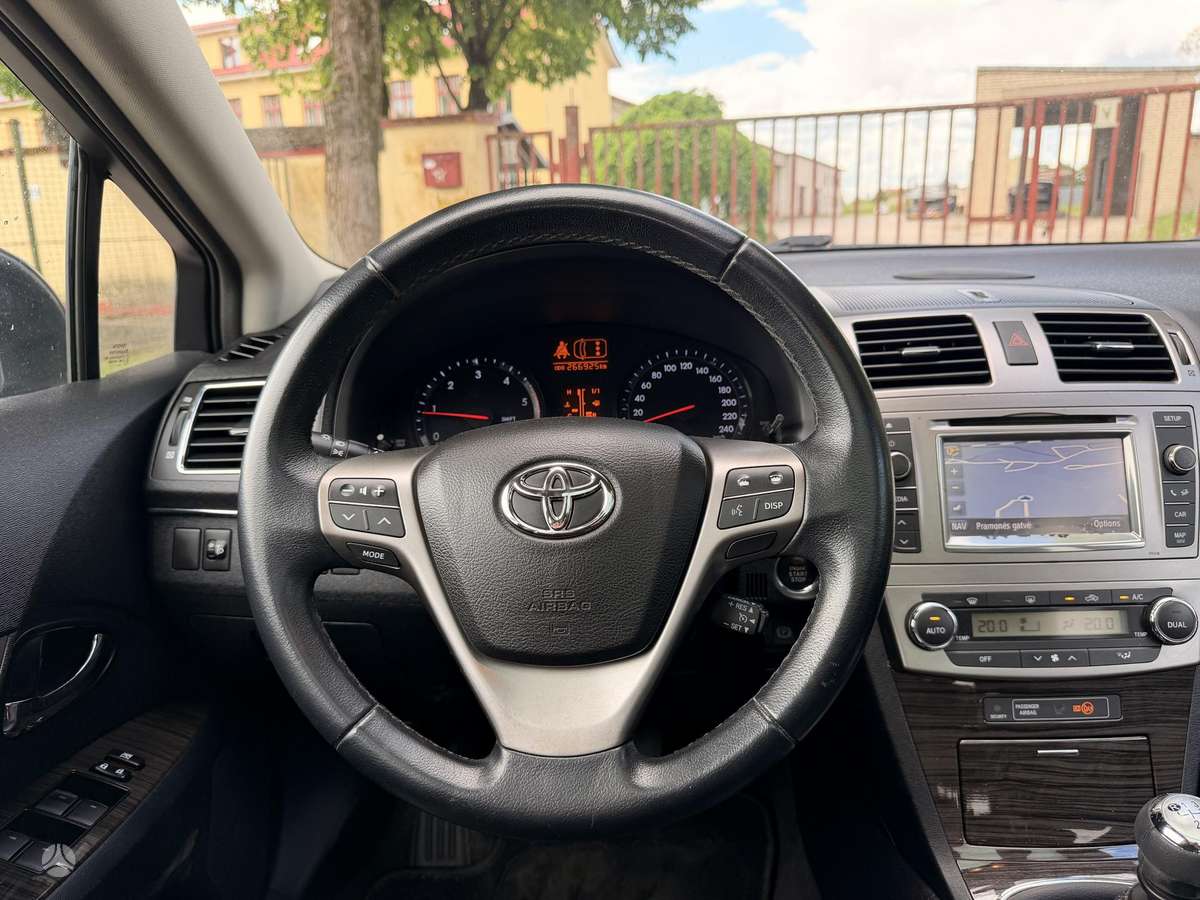 Toyota Avensis, 2.0 l., universalas