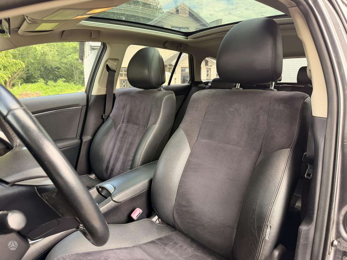 Toyota Avensis, 2.0 l., universalas