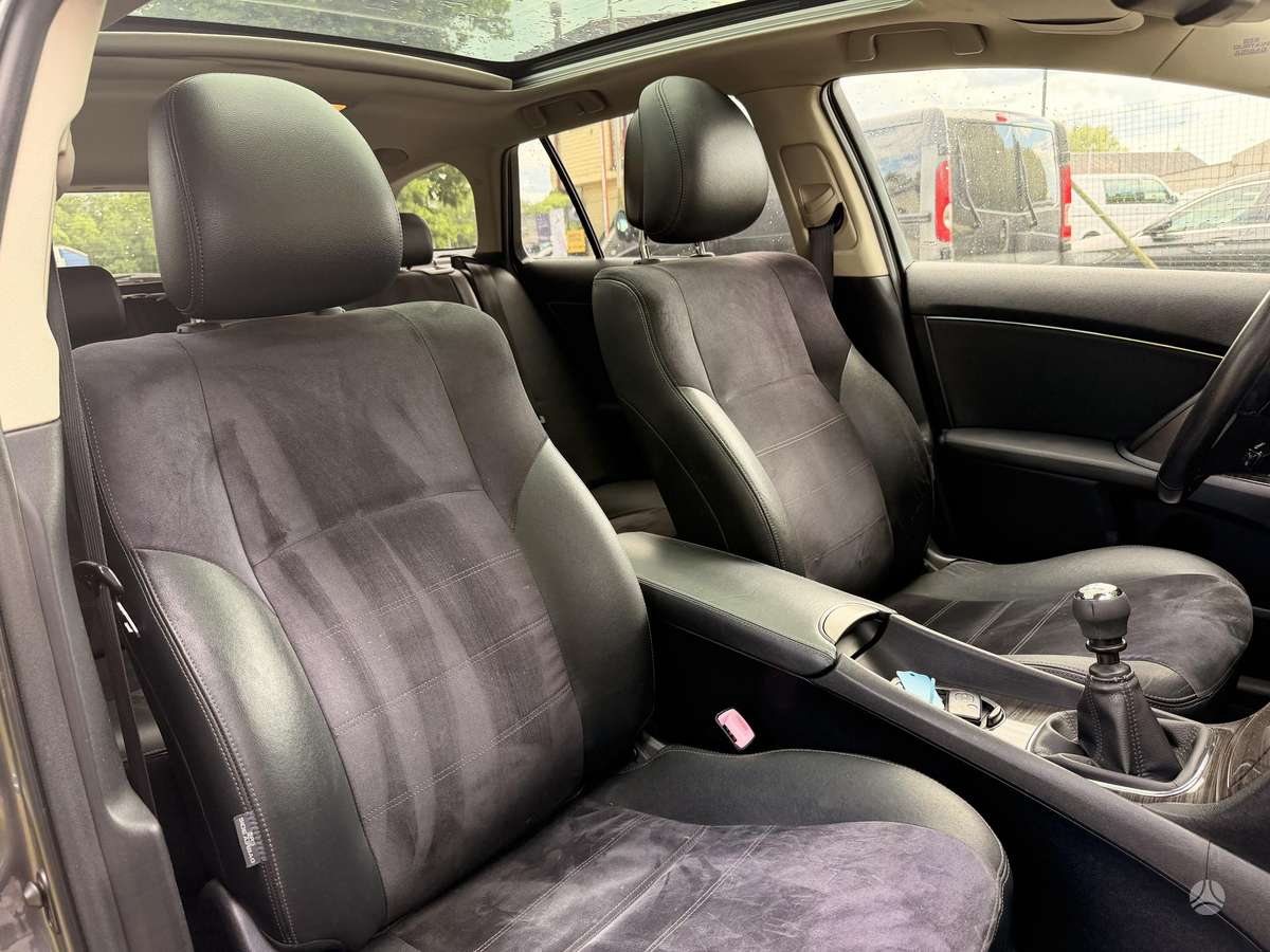 Toyota Avensis, 2.0 l., universalas