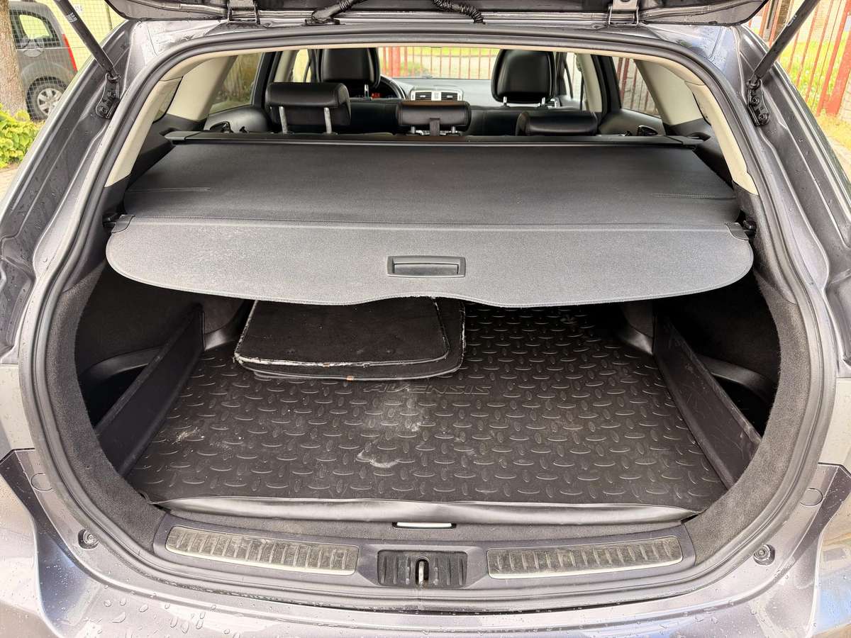 Toyota Avensis, 2.0 l., universalas
