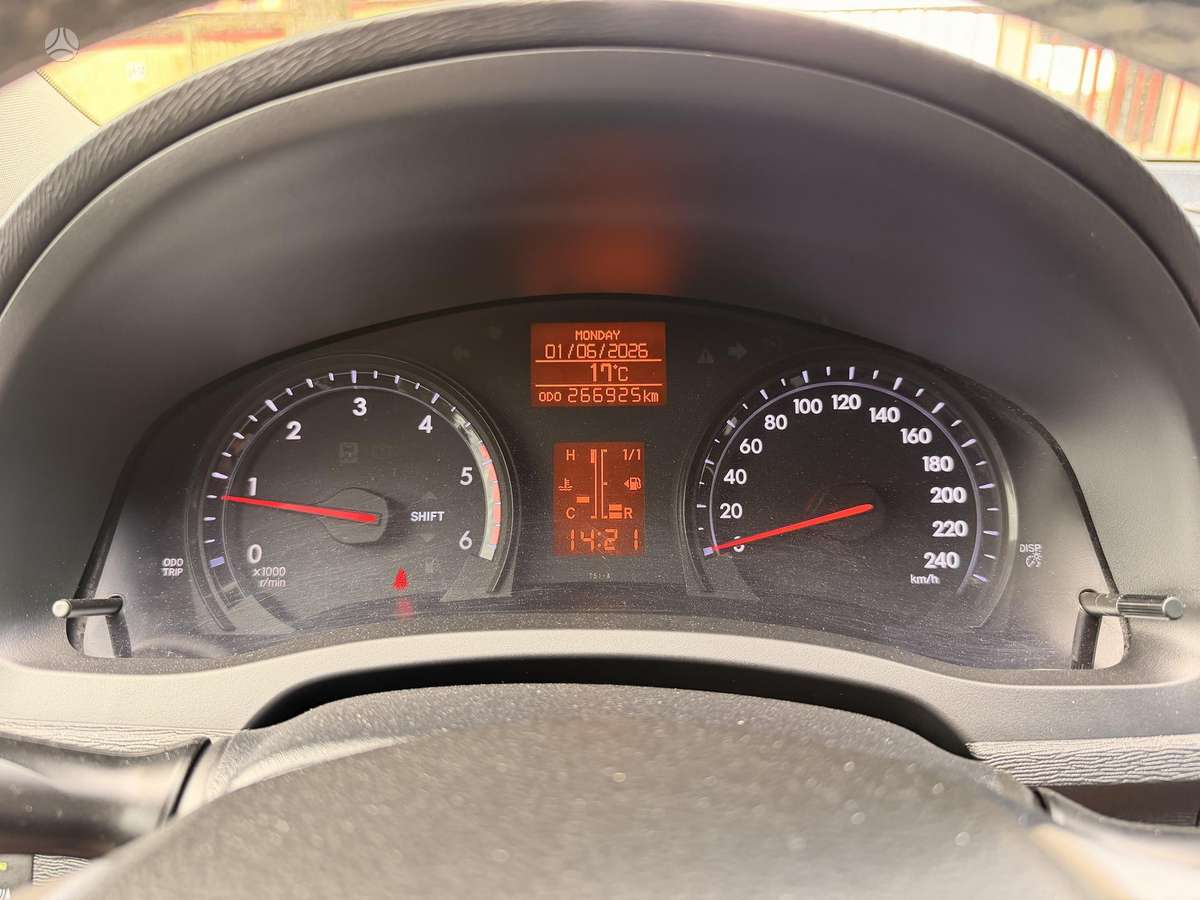 Toyota Avensis, 2.0 l., universalas