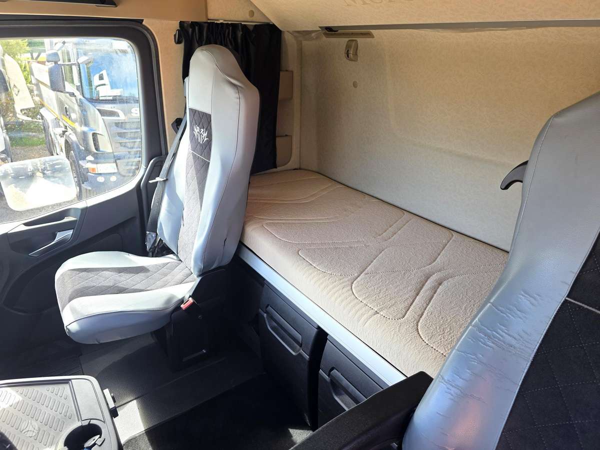 Mercedes-Benz Actros 1851 E6 + AIR Compressor, double sleeper