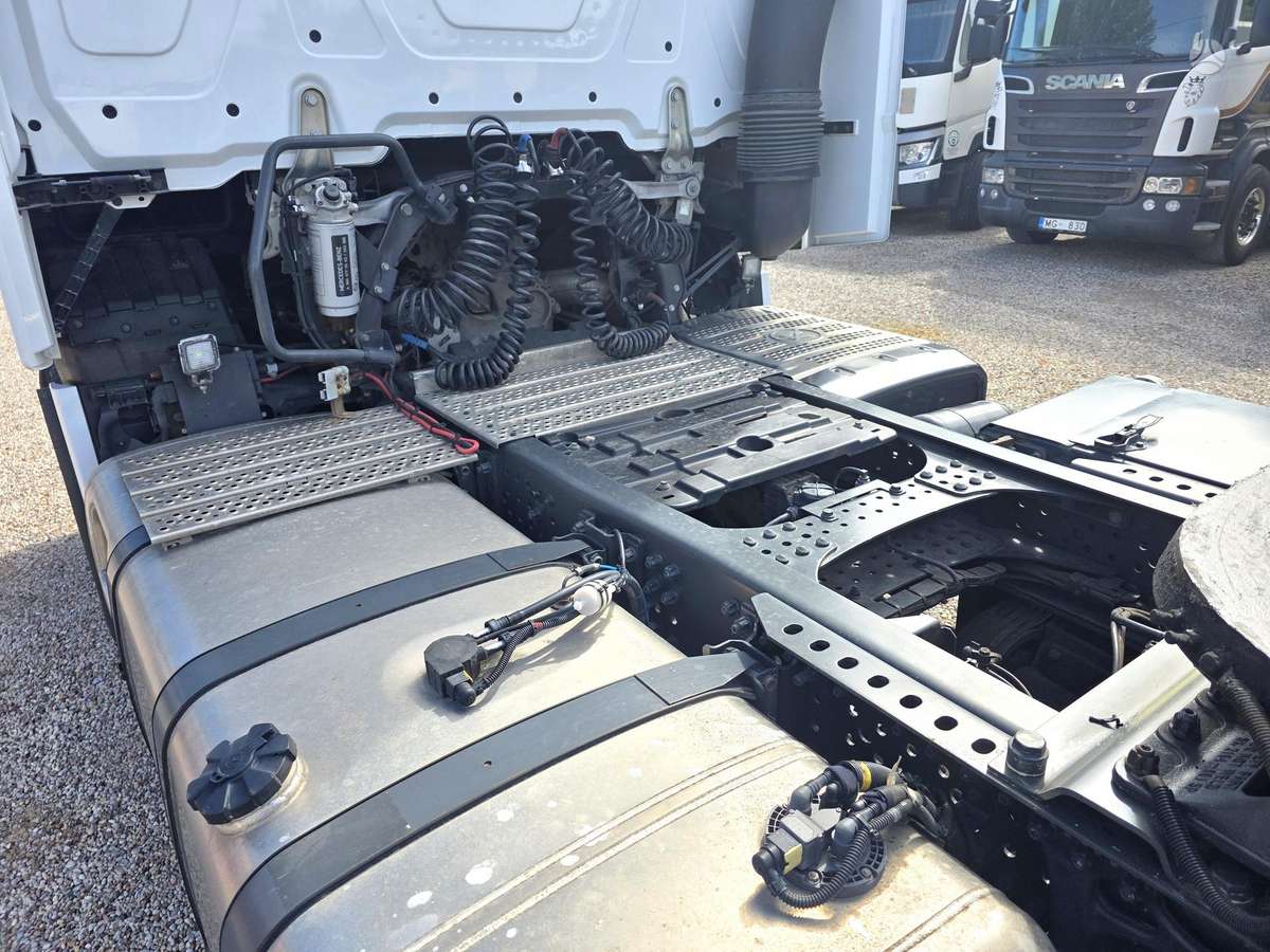 Mercedes-Benz Actros 1851 E6 + AIR Compressor, double sleeper