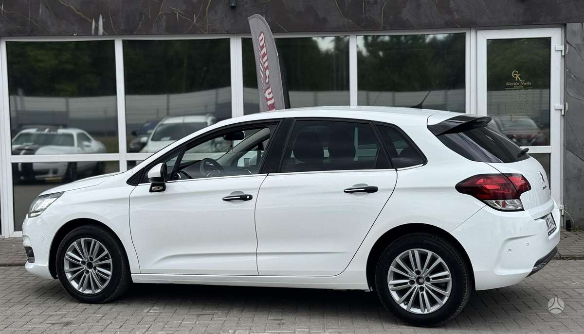 Citroen C4, 1.2 l., Хэтчбек