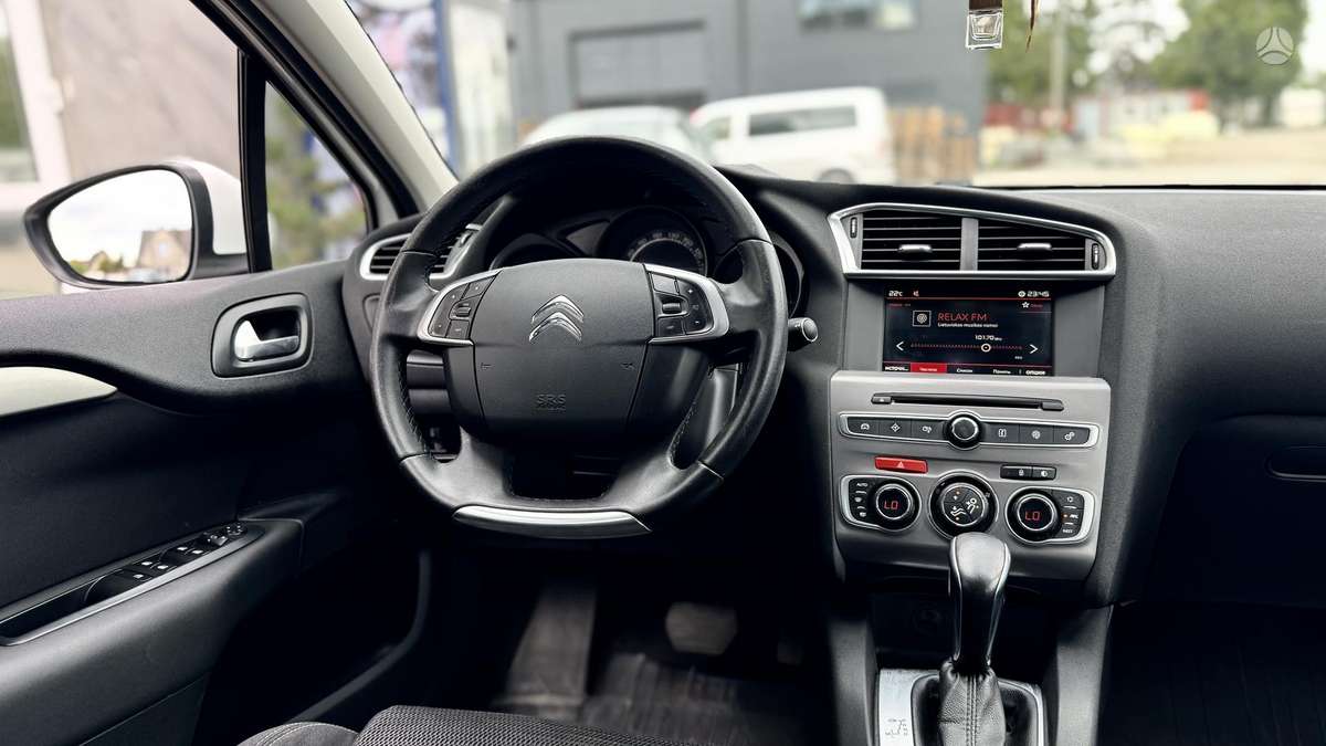 Citroen C4, 1.2 l., Хэтчбек