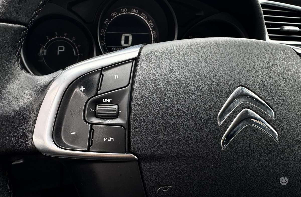 Citroen C4, 1.2 l., Хэтчбек